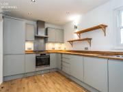 4 bedroom end of terrace house to rent