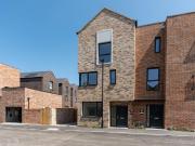 4 bedroom end of terrace house to rent