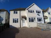 4 bedroom end of terrace house to rent