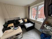 4 bedroom end of terrace house to rent