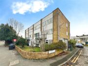 4 bedroom end of terrace house to rent