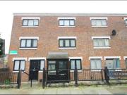 4 bedroom end of terrace house to rent