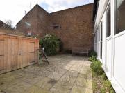 4 bedroom end of terrace house to rent