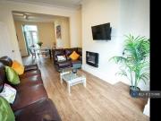 4 bedroom end of terrace house to rent