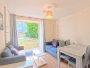 4 bedroom end of terrace house to rent