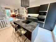 4 bedroom end of terrace house to rent