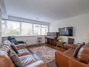 4 bedroom end of terrace house to rent