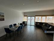 4 bedroom end of terrace house to rent