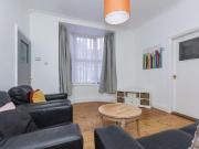 4 bedroom end of terrace house to rent