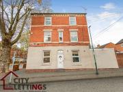 4 bedroom end of terrace house to rent