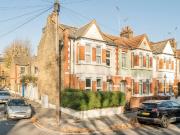 4 bedroom end of terrace house to rent