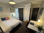 4 bedroom end of terrace house to rent