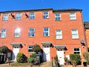 4 bedroom end of terrace house to rent