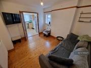 4 bedroom end of terrace house to rent