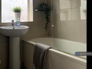 4 bedroom end of terrace house to rent