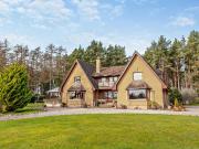 4 bedroom equestrian facility for sale