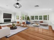 4 Bedroom Family Home with Middle Harbour Views