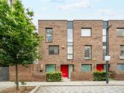 4 Bedroom End Of Terrace House