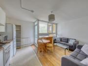 4 bedroom flat for rent in Batten Street, London, SW11