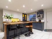 4 bedroom flat for rent in Brunswick Road, Hove, BN3