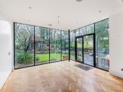 4 bedroom flat for rent in Chesterford Gardens, Hampsead...