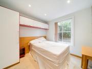 4 bedroom flat for rent in Terrace Road, Victoria Park, E9