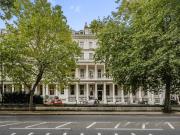 4 bedroom flat for sale