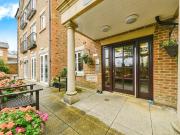 4 bedroom flat for sale