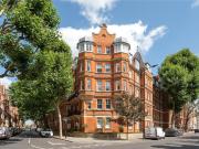 4 bedroom flat for sale