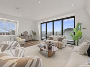 3 bedroom flat for sale