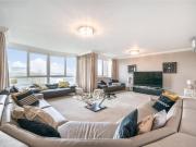 4 bedroom flat for sale
