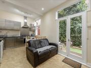 4 bedroom flat for sale