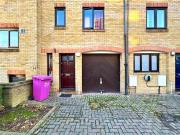 4 Bedroom Flat House to Rent