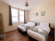 4 Bedroom Flat House to Rent
