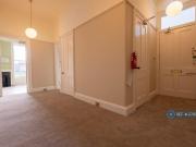 4 bedroom flat to rent