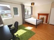 4 bedroom flat to rent