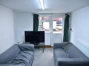 4 bedroom flat to rent