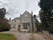 4 bedroom flat to rent