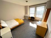 4 bedroom flat to rent