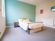 4 bedroom flat to rent