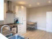 4 bedroom flat to rent