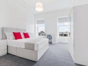 4 bedroom flat to rent