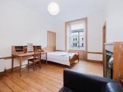 4 bedroom flat to rent