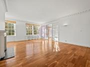 4 bedroom Flat to rent in Abbey Lodge, Park Road,...