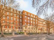 4 bedroom Flat to rent in Abbey Lodge, Park Road,...