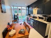 4 Bedroom Flat With Garden /Willesden Green