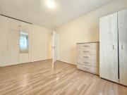 4 Bedroom flat with lounge located in Castle Road 4 Bedroom flat with lounge located in Castle Road