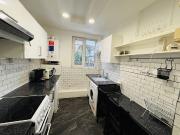 4 bedroom G/F Apart. close to Bethnal Green Tube