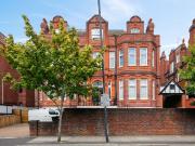 4 bedroom ground floor flat for rent in Finchley Road,...