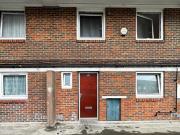 4 Bedroom Ground Floor Maisonette For Sale In London